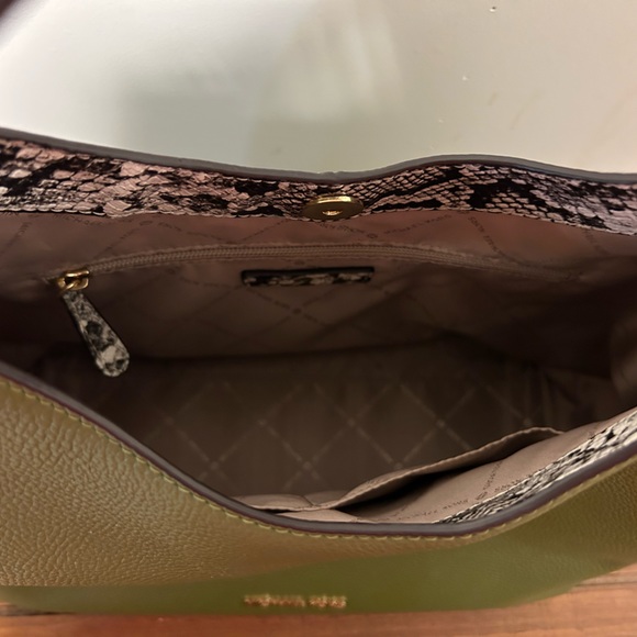 Michael Kors Slouchy Bag - Picture 2 of 5